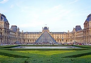 Paris : Le Louvre