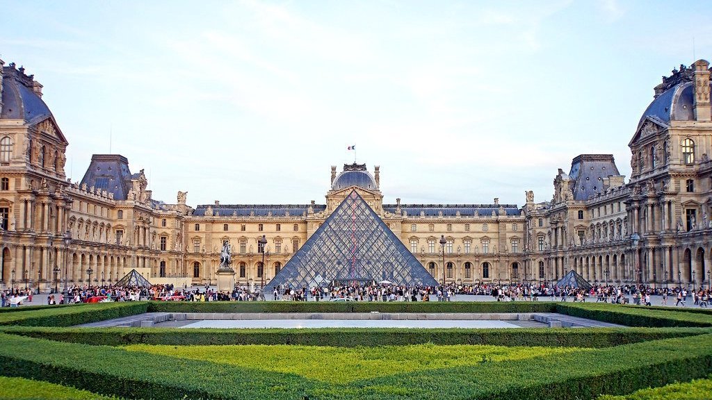Paris : Le Louvre