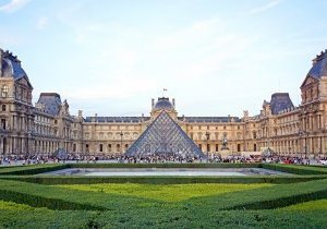 Paris : Le Louvre