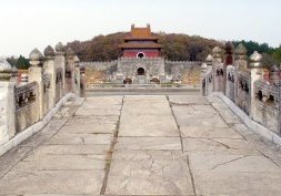 Pékin : tombeaux des Ming