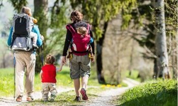 Marcher avec des enfants