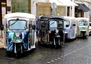 Explorer Lisbonne en tuk-tuk : une façon originale de visiter la capitale
