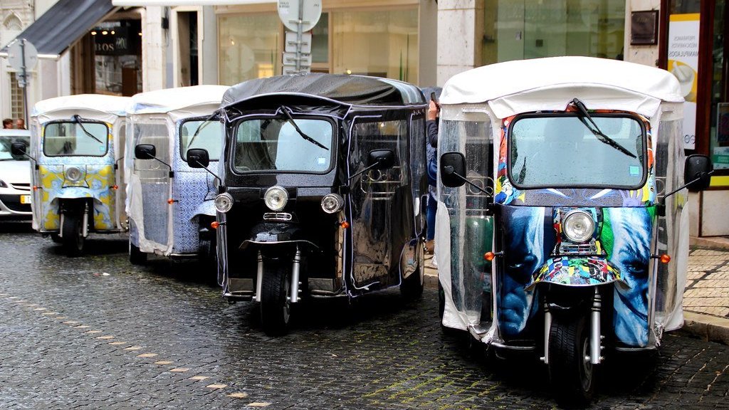 Explorer Lisbonne en tuk-tuk : une façon originale de visiter la capitale
