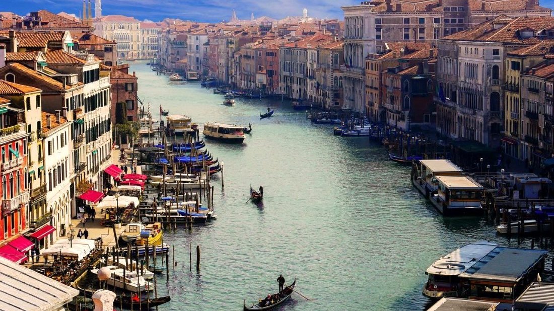 Promenade en gondole à Venise, Italie