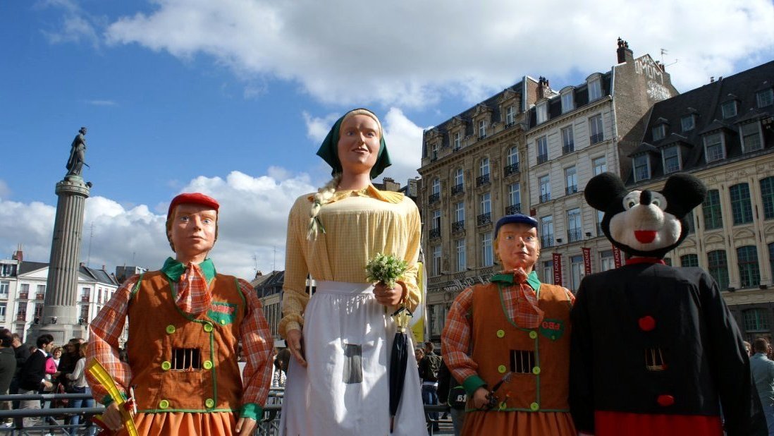 Les géants du Nord : traditions vivantes entre fête, légende et patrimoine