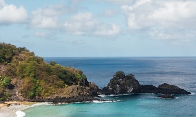 L'archipel de Fernando de Noronha et l'atoll des Rocas
