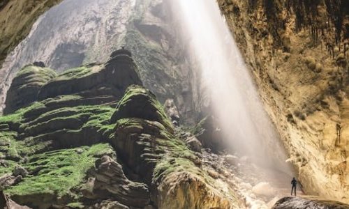 Découvrez Son Doong