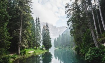 Le lac à pois de Colombie-Britannique